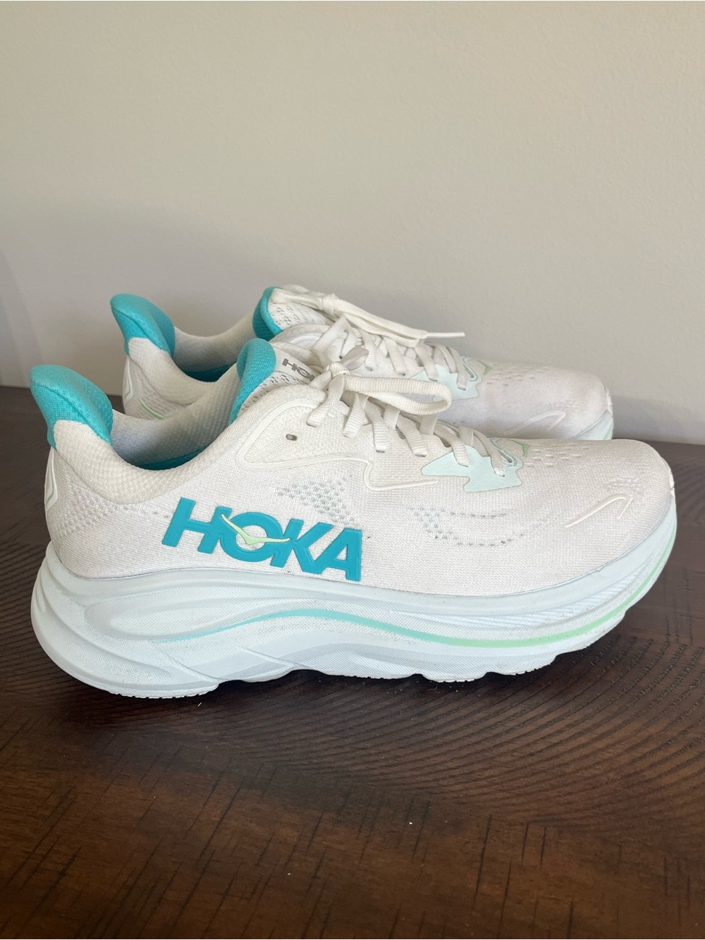 Hoka One One Clifton 10 White Cielo Blue breathable jacquard knit upper Size 9 B - Picture 11 of 14